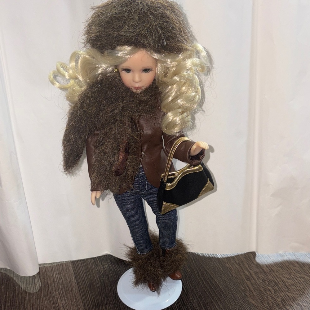 La Petite Couture doll